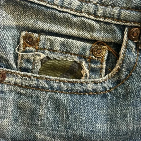 Version Sud Distressed Camo Denim Jeans - Picture 4 of 8